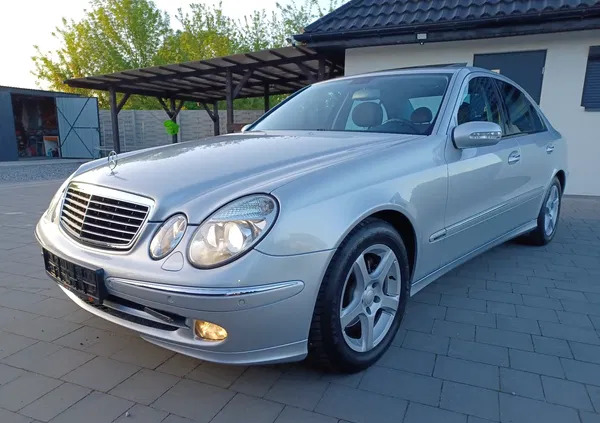 mercedes benz Mercedes-Benz Klasa E cena 25999 przebieg: 201650, rok produkcji 2005 z Radom